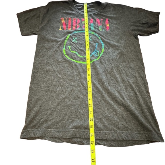 NIRVANA OFFICIALLY LICENSED DARK GRAY SMILEY FACE LOGO T-SHIRT SIZE LARGE - Picture 4 of 7